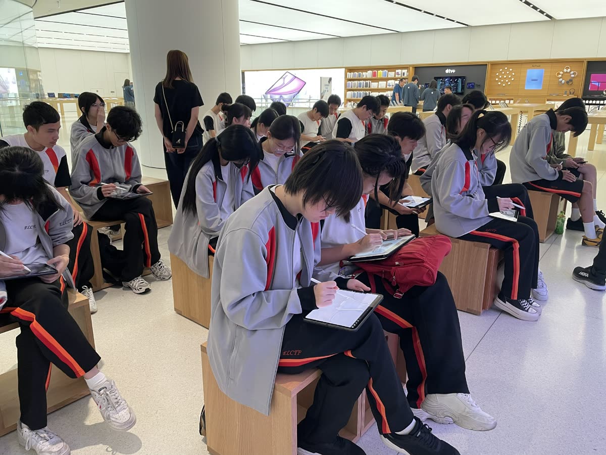 學生參與設計講座